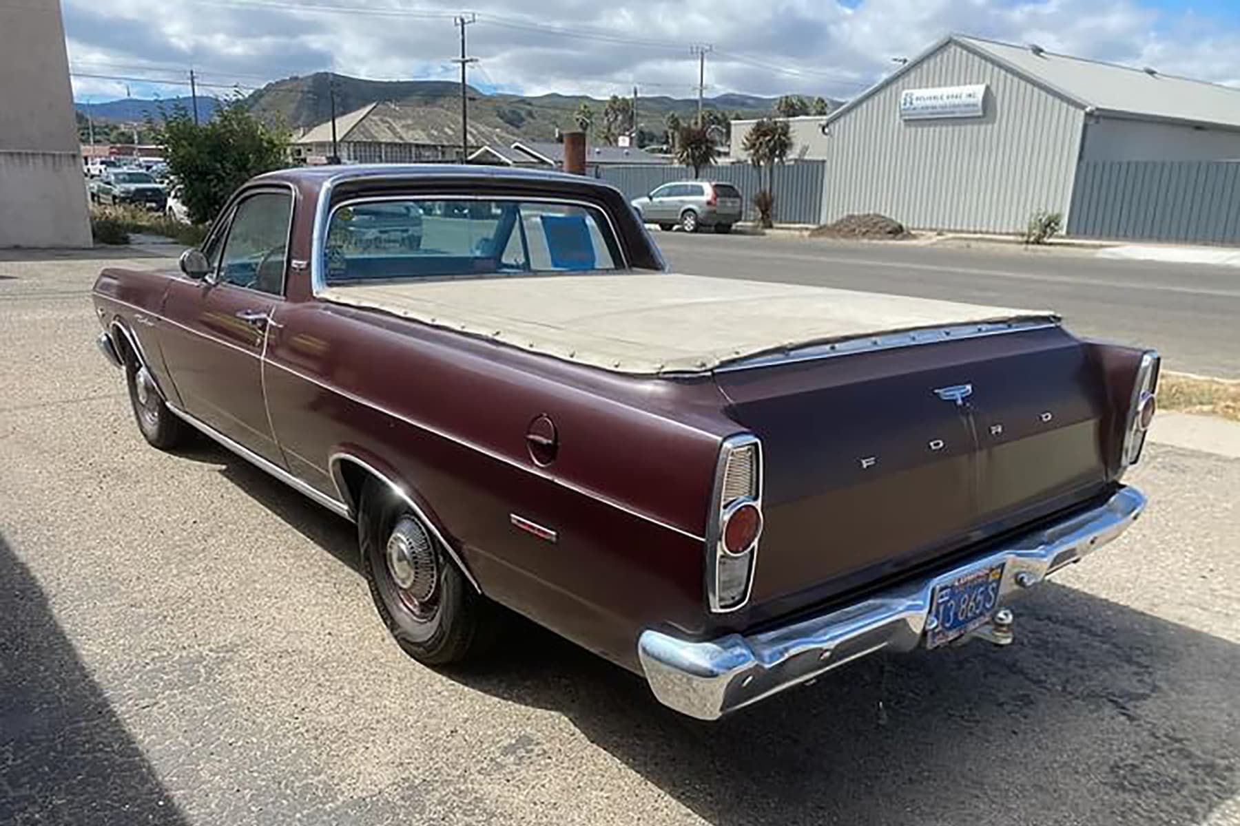 1966_ford_ranchero_03.jpg
