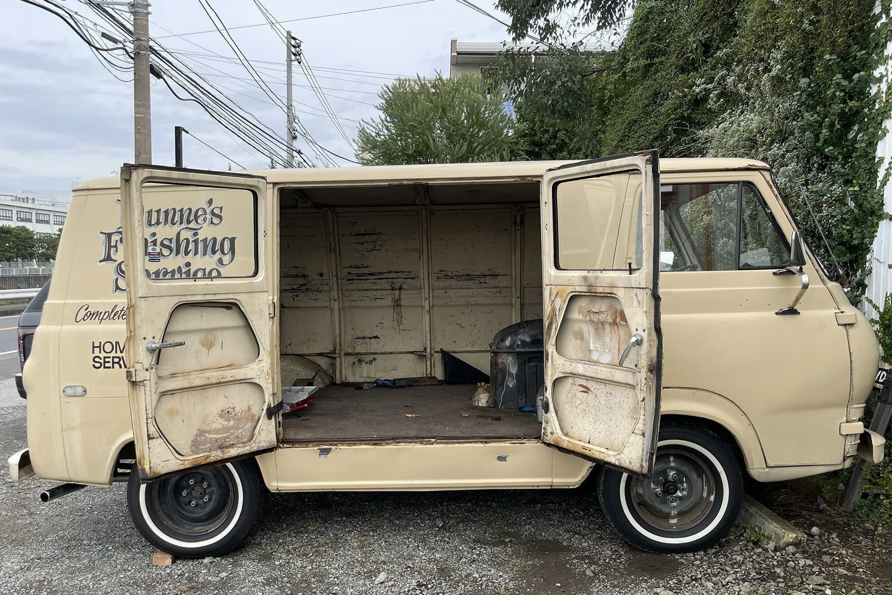 ford_econoline_05_20251026191734996.jpg